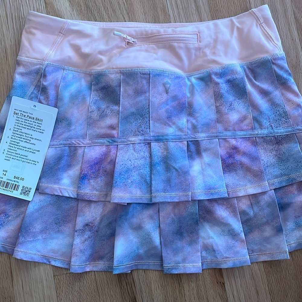 Lululemon girls brand Evviva set the pace tennis skirt in size 14